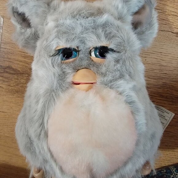 Sleepy Furby 2005 - Picture 1 of 6